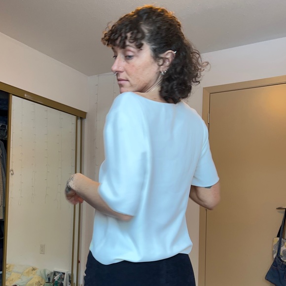 Babaton Randy Blouse - Picture 2 of 4